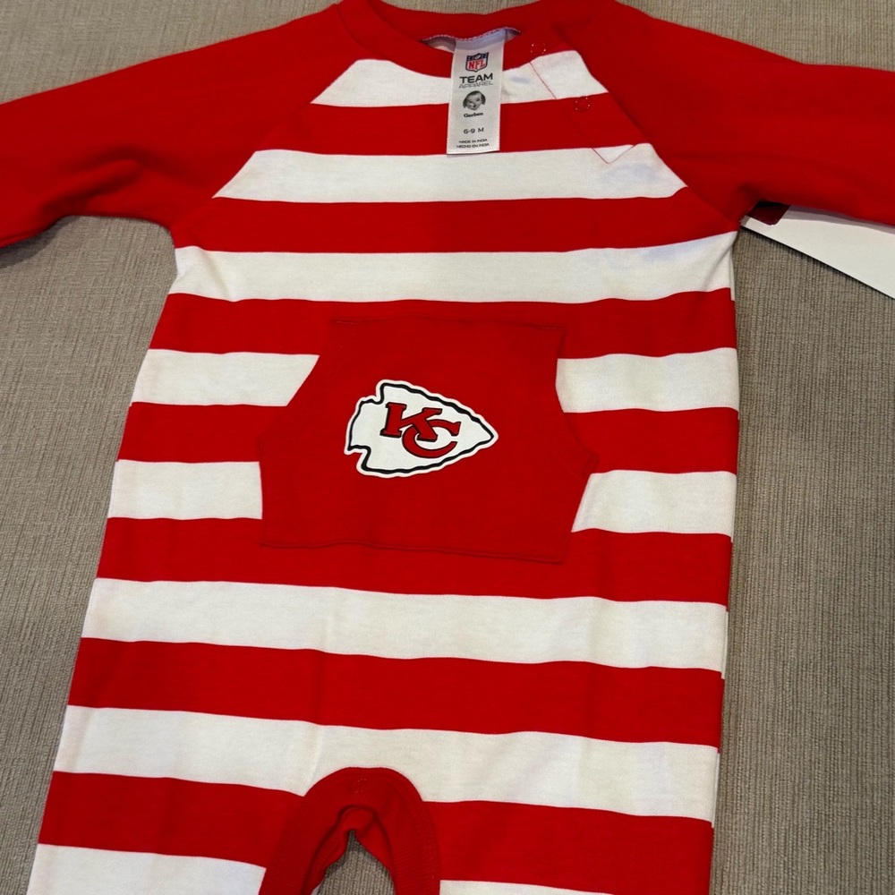 NWT NFL Team Gerber Baby Footless Onesie, Red and White KC CHIEFS, size 6-9 mos - Picture 2 of 12